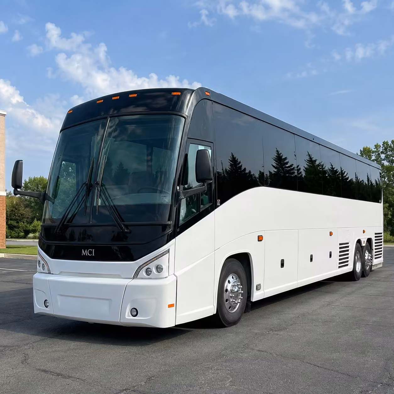 on long distance trips the right bus amenities make all the difference for murfreesboro groups